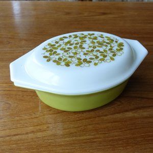 1967-1972 Vintage Pyrex Verde Avocado Oval Casserole Dish